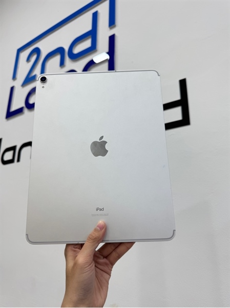 iPad Pro 2018 12.9 inch (gen 3) - J/A - 4G - 256GB - Màu bạc - Pin 91% chu kì sạc 322 lần - Ngoại hình 98% - Màn xước , phản quang 2 đốm, cấn 1 góc - Body