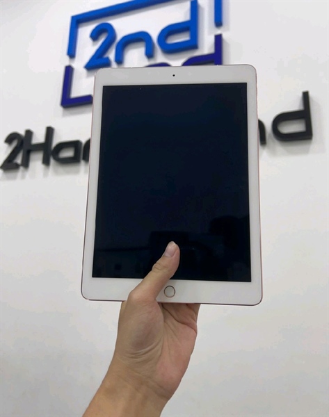 iPad Pro 9.7 inch - 2J/A - 32GB - IOS 16 - Bản 4G - Pin 89% - Màu hồng - Ngoại hình 97% - Màn ám - Body 2