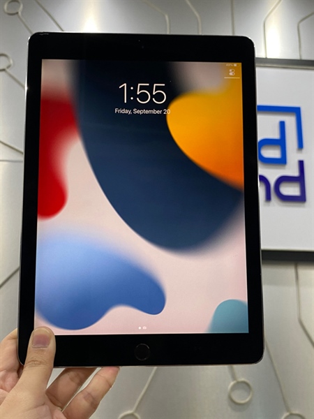 iPad Pro 9.7 inch - IOS 15.6.1 - LL/A - 128GB - Bản 4G - Màu xám - PIN 100% - Ngoại hình 97% - Kèm sạc