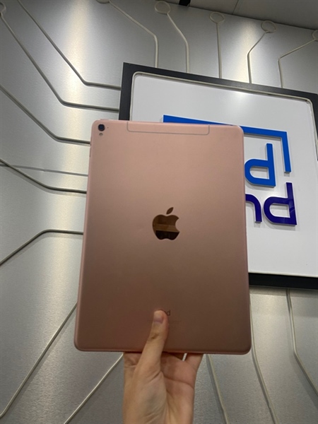 iPad Pro 9.7 inch - J/A - 32GB - 4G - Pin 87% - Màu hồng - Ngoại hình: 97% - màn ám hồng viền- Body