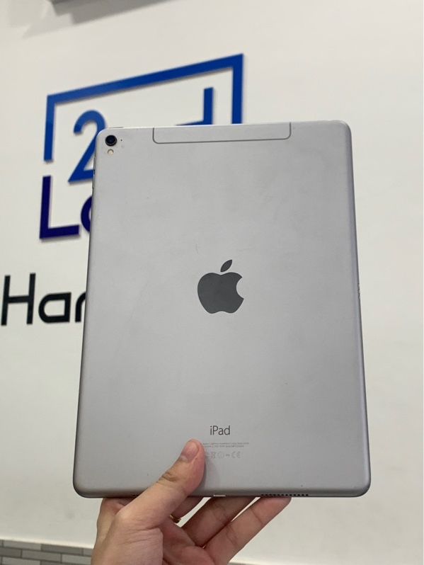 iPad Pro 9.7 inch - J/A - 32GB - LTE - Màu xám - Pin 98% - Ngoại hình: 97% - Màn trầy - Body