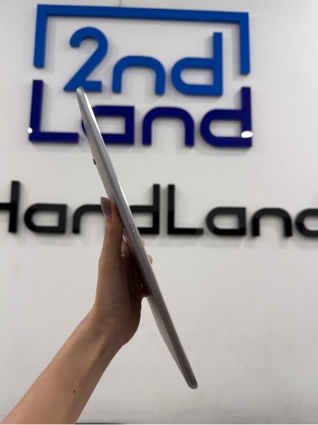 iPad pro 9.7 inch - J/A - IOS 15.7 - 4G - 32GB - Màu bạc - Pin 91% - Ngoại hình 98% - Màn ám vàng nhẹ , cong sườn nhẹ , màn trầy - Kèm sạc 1
