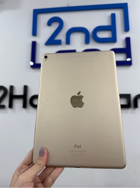 iPad pro 9.7 inch - J/A - IOS 16.7.11 - Wifi+Cellular - 128GB - Màu vàng - Pin thay 100% - Ngoại hình 96% - Màn trầy , ám vàng , hở sáng viền , phản quang 1 đốm , trầy thân máy , màn hở - Body