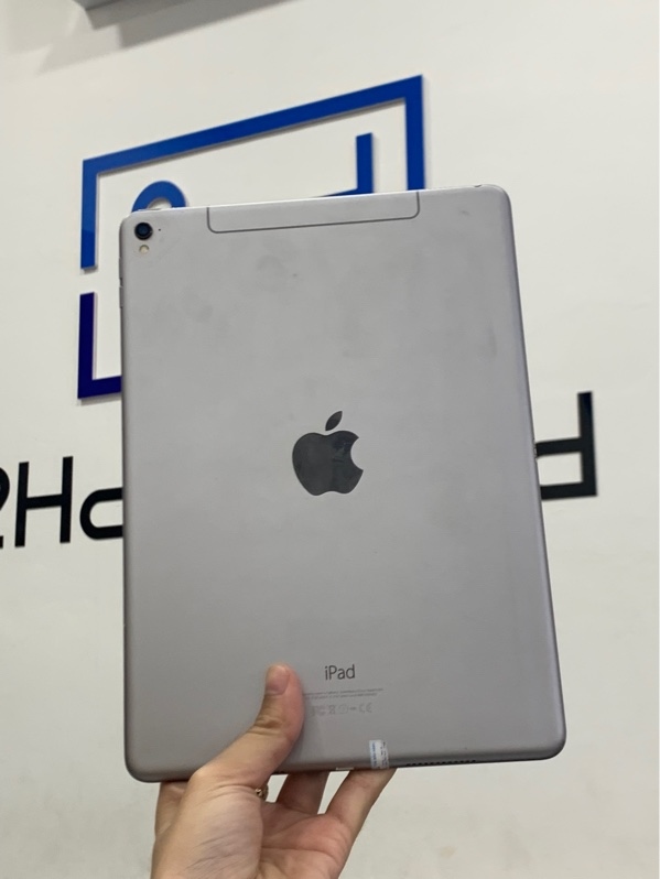 iPad pro 9.7 inch - J/a - LTE - 32gb - Màu xám - Pin 100% - Ngoại hình: 98% - Viền ám hồng - Body