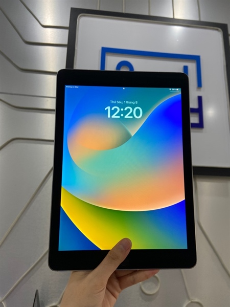 iPad Pro 9.7 inch - LL/A - 128GB - Bản 4G - Pin 90% - Màu xám - Ngoại hình: 97% - Body 2