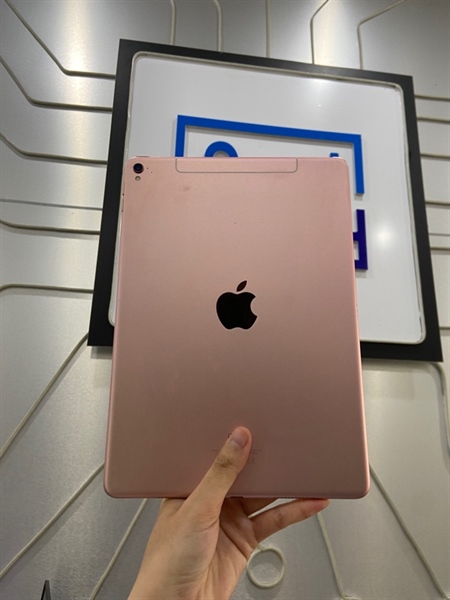 iPad Pro 9.7 inch - LL/A - 128GB - Bản 4G - Pin 91% - Màu hồng gold - Ngoại hình: 97% - Body