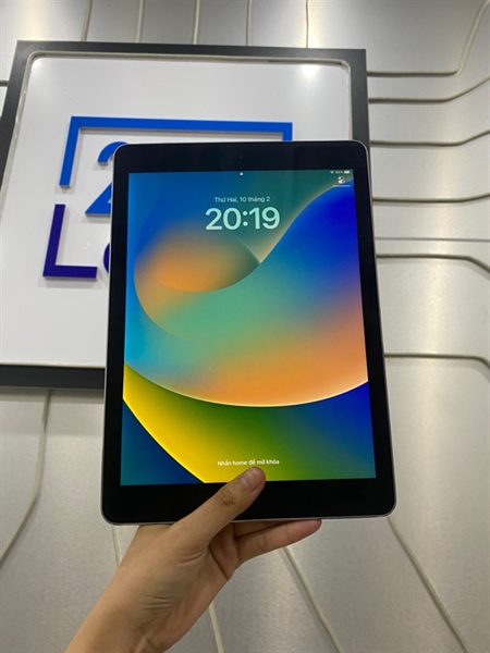 iPad Pro 9.7 inch - LL/A - 128GB - Bản Wifi - Pin 88% - Màu xám - Ngoại hình: 97% - Body 2