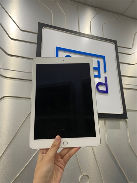 iPad Pro 9.7 inch - LL/A - 128GB - IOS 16.7.8 - Bản 4G - Pin 100% thay new - Màu bạc - Ngoại hình: 97% - Body 2