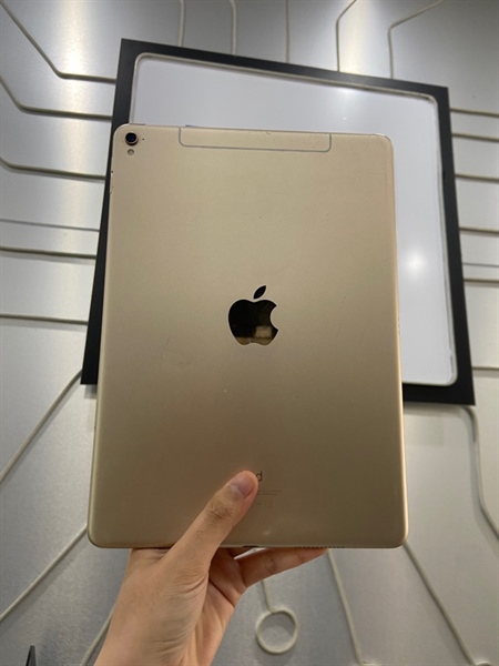 iPad Pro 9.7 inch - LL/A - 128GB - IOS 16.7.8 - Bản 4G - Pin 87% - Màu gold - Ngoại hình: 97% - Body