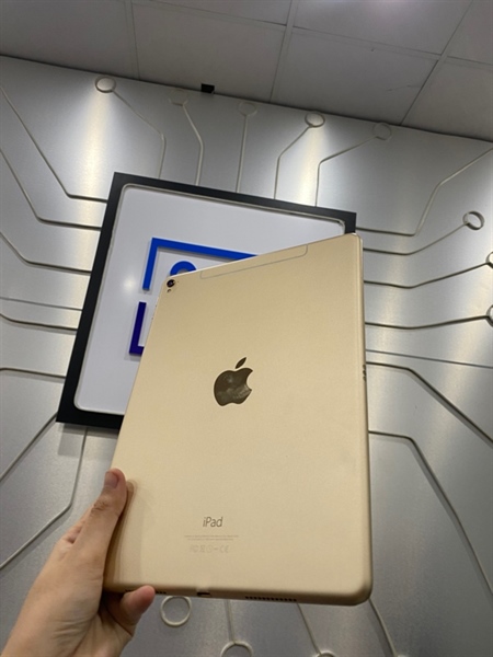 iPad Pro 9.7 inch - TH/A - 32GB - Bản 4G - Màu gold - Ngoại hình: 96% - màn ám hồng, phản quang - Body - Pin 78% 2