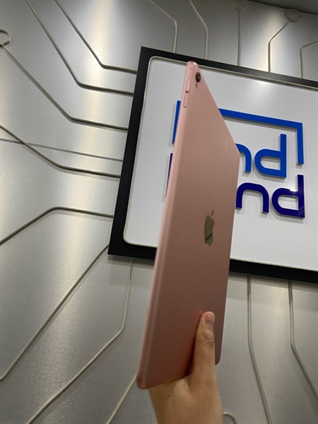 iPad Pro 9.7 inch - TH/A - 32GB - Bản Wifi - Bản Demo - IOS 16.7.11 - Pin 90% - Màu hồng - Ngoại hình: 97.5% - Màn phản quang mảng - Body 1