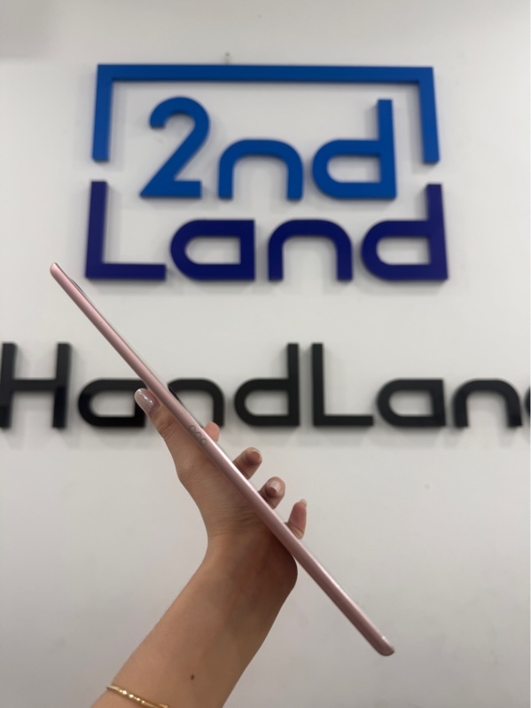 iPad pro(9.7 inch) - ZP/A - ios 16.7.12 - 4G - 32Gb - Màu hồng - Pin thay 100% - Ngoại hình 97% - Màn hồng nặng - Kèm sạc linh kiện
