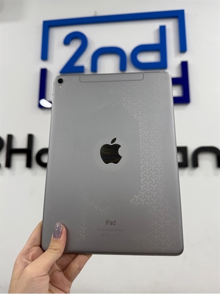 iPad pro 9.7 - LL/A - IOS 16.7.2 - Bản 4G - 128GB - Màu xám - Pin 95% - Ngoại hình 98% - Màn hồng nhẹ , mặt lưng hằn ốp - Kèm sạc