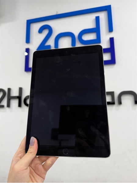 iPad pro 9.7 - LL/A - IOS 16.7.7 - Bản 4G - 128GB - Màu xám - Pin 86% - Ngoại hình 98% - Màn hồng , trầy nhẹ - Kèm sạc 2
