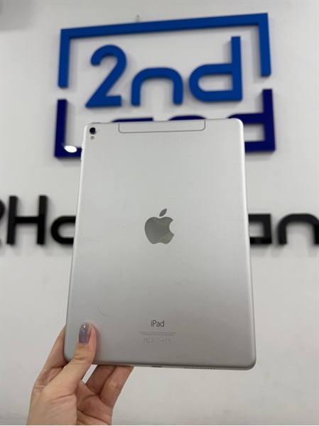 iPad pro 9.7 - LL/A - IOS 16.7.8 - Bản 4G - 128GB - Màu xám - Pin 84% - Ngoại hình 97% - Màn trầy - Kèm sạc