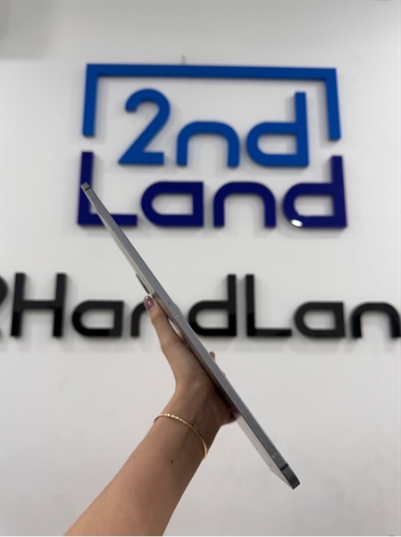 iPad pro gen 4 - 12.9 inch - LL/A - IOS 26.2 - 4G -256GB - Màu xám - Pin 83% - Ngoại hình 96% - Cong sườn , nứt kính góc màn, máy trầy tróc sơn - Body 1