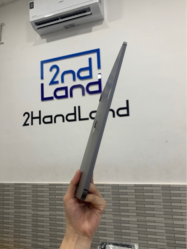 iPad pro gen 5 12.9 inch - LL/A - 128gb - Bản 4g - Màu xám - Pin 88% - Ngoại hình: 97% - Viền ám xanh - Body