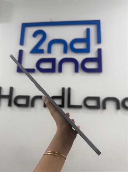 iPad Pro Gen 5 - 12.9 inch - ZA/A - IOS 18.6.2 - Wifi - 128GB - Màu xám - Pin 82% - Ngoại hình 97% - Màn ám hồng rõ , bầm màn , chết pixel , hở sáng - Kèm Box 2