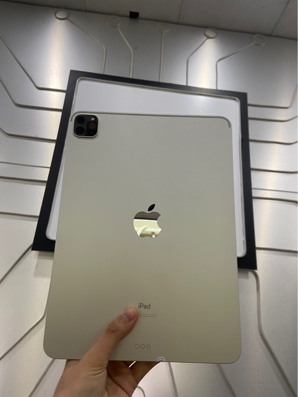 iPad Pro M1 11 inch Gen 3 - Mã F - LL/A - 128GB - Bản Wifi - IOS 26.3.1 - Pin 90% - Màu bạc - Ngoại hình: 98% - Body