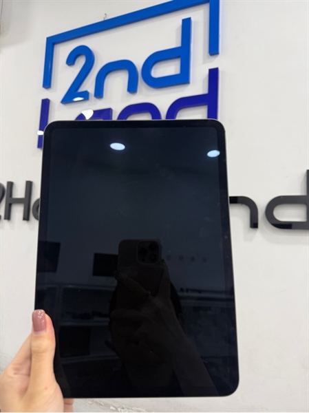 iPad pro M4 11 inch - ZA/A - IOS 17.6.1 - Wifi - 256GB - Màu xám - Pin 100% chu kỳ sạc 72 - Ngoại hình 98% - Màn xước nhẹ - Kèm Box , sạc 3