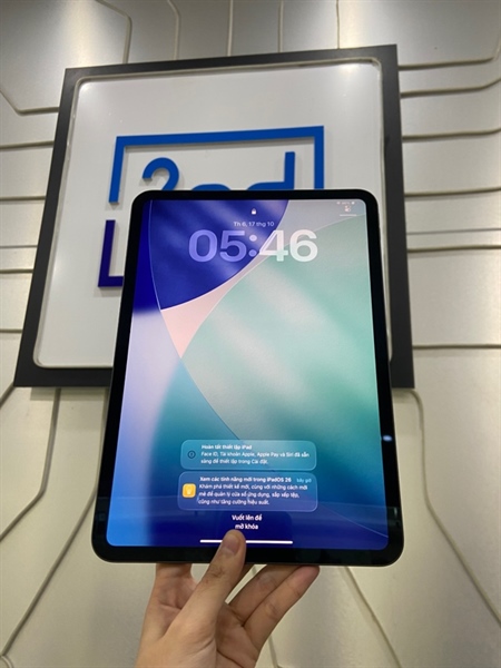 iPad Pro M4 11inch - ZA/A - 256GB - IOS 26 - Bản Wifi - Pin 100% - Chu kì sạc 8 lần - Màu đen - Ngoại hình: 98% - FullBox - Còn bảo hành Apple tới 28/9/2026 3