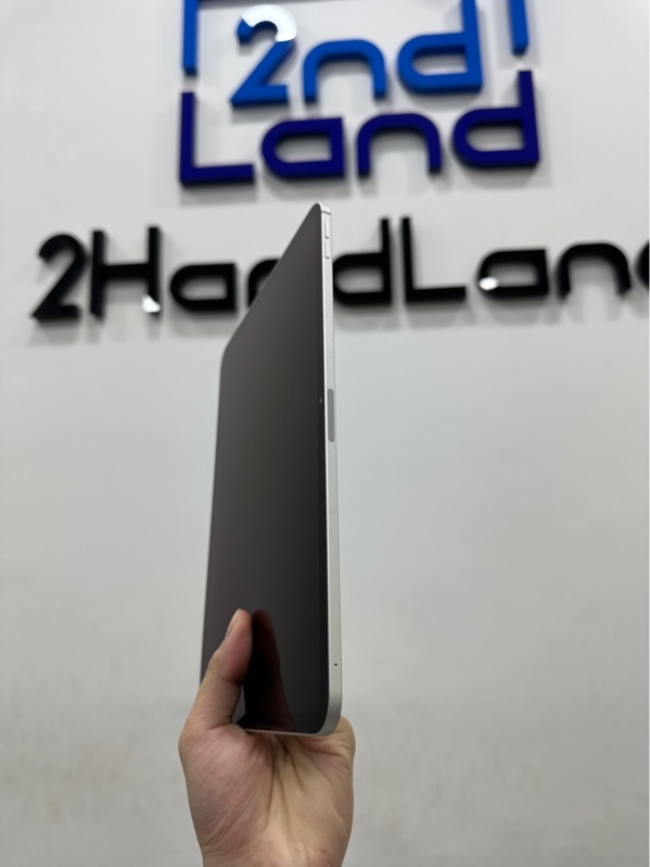 iPad Pro M5 11inch Wifi - LL/A - 256GB - IOS 26.3.1 - Pin 100% ( mới sạc 97 lần ) - Màu bạc - Ngoại hình 98% - Kèm box