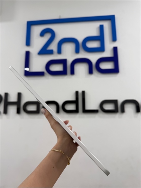 iPad Pro thế hệ 5 - 12.9 inch - ZA/A - IOS 26.1 - Wifi - 256GB - Màu bạc - Pin 88% - Ngoại hình 97% - Màn ép kính lỗi nhẹ - Body 1