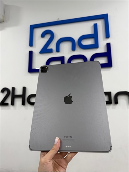 iPad Pro thế hệ 6 - 12.9 inch - LL/A -IOS 26.1 - 5G - 256GB - Màu xám - Pin 87% - Ngoại hình 97% - Cong sườn nhẹ , lưng hằn ốp - Body