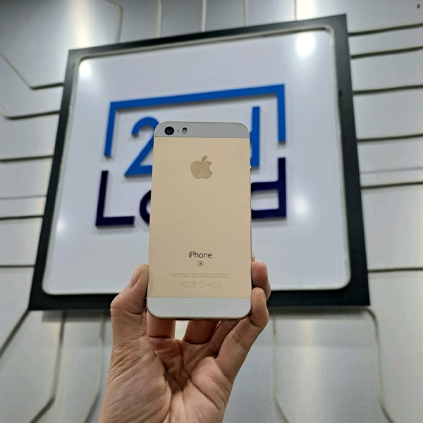 iPhone 5 SE - J/A - 16GB - Pin 81% - Màu Gold - Ngoại hình:98% - Loa trên nhỏ - kèm sạc 1