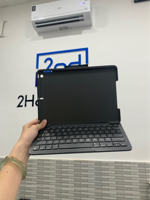 Keyboard Logitech Slim folio for IPAD Gen 7/8/9 - Màu đen - Ngoại hình: 96% - Body