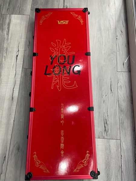 Khung vợt cầu long VS Youlong - 4U-G6 36LBS - Màu đỏ - Ngoại hình: 98% - thay dây 1 lần - Kèm Box