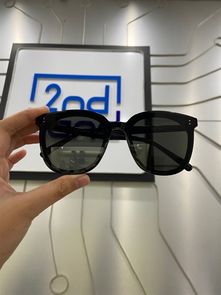 Kính Gentle Monster Flatba My Ma - Màu đen - Ngoại hình: 98% - Kèm túi