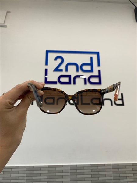 Kính mát Burberry B4270F 3728/87- Màu nâu - Ngoại hình: 98% - Body 2