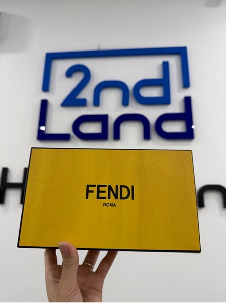 Kính mát Fendi FE40063L 01D - Màu đen - Ngoại hình 99% - FullBox