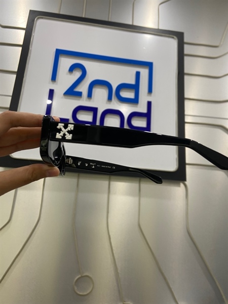 Kính mát Off-White Arthur Oeri016 1007 Sunglasses - Màu đen - Ngoại hình: 98% - Body 1