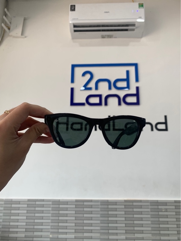 Kính Meta Rayban gen 2 - Skyler - Màu đen - Ngoại hình: 97% - Kính trầy - Kèm hộp sạc
