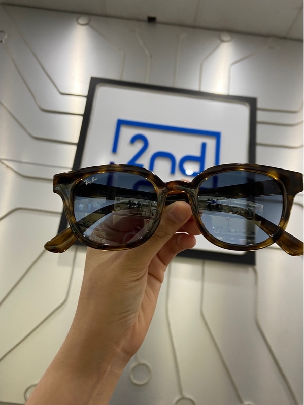 Kính RB 4324 Matte Tortoise - Màu đồi mồi - Ngoại hình: 97.5% - Kèm túi đựng