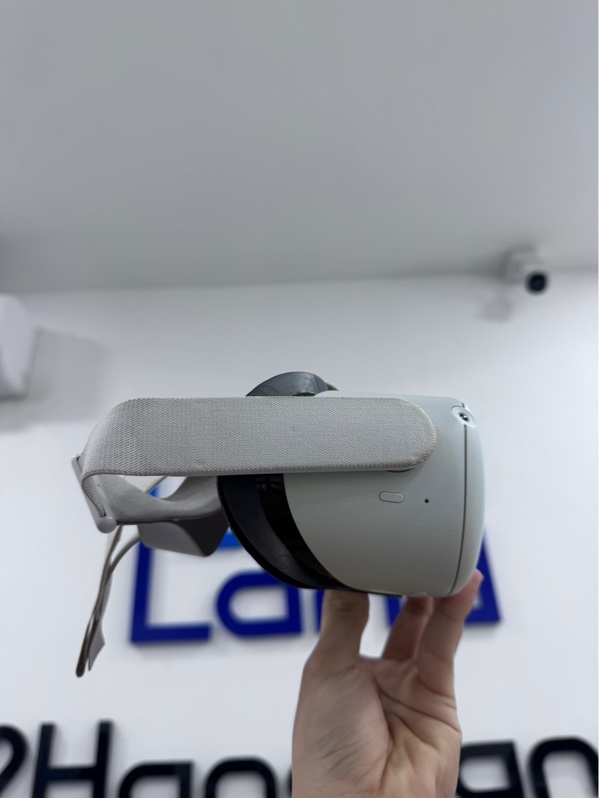Kính thực tế ảo Meta Quest 2 - 256Gb - Màu trắng - Ngoại hình 97% - Body ố vàng, dây ố - Kèm 1 túi đựng