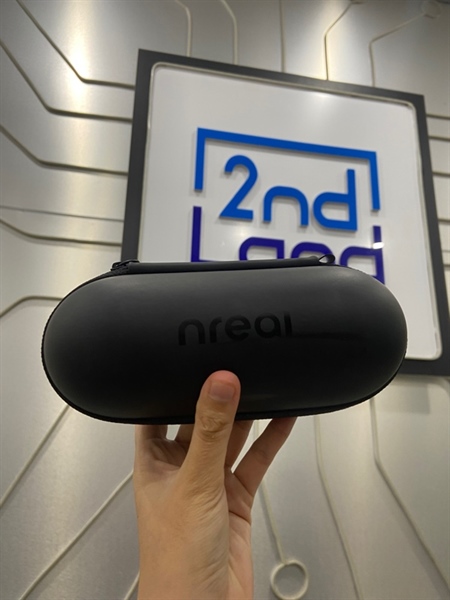 Kính thực tế ảo Nreal Air - Mode NR-7100RGL - Màu đen - Ngoại hình 98% - Body - Kèm case đựng + 1 dây cáp kết nối + 1 Xreal Beam Model NR-8101 AGL