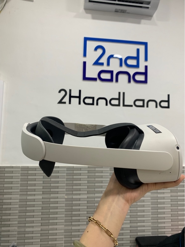 Kính thực tế ảo Oculus Meta Quest 2 - 64GB - Màu trắng - Ngoại hình: 97% - Gãy quai đeo - Kèm túi