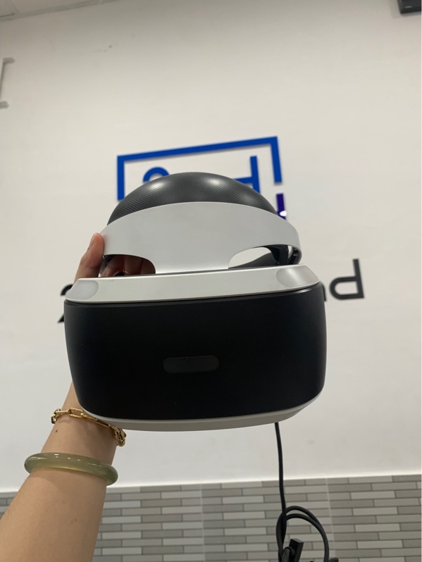 Kính thực tế ảo Playstation VR - Màu trắng - Ngoại hình: 97% - Thiếu 2 tay cầm - Kèm dock + PS camera