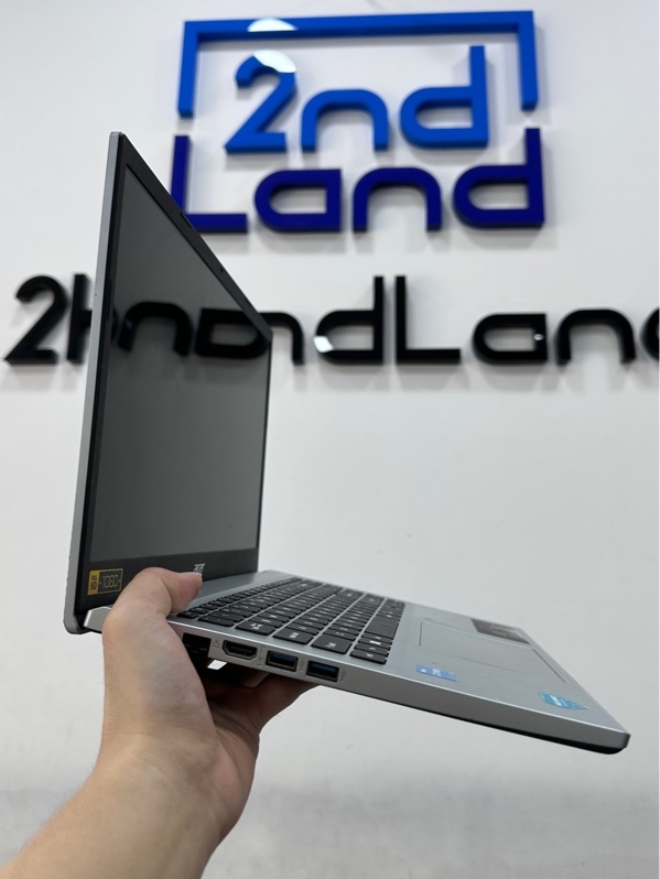 Laptop Acer Aspire 3 - i3 1215U - FHD-60Hz - Ram 8/256 GB SSD (98)% - Pin 70% - Màu xám - Ngoại hình 97% - Một ổ A bị cong jack bên trong - Kèm sạc linh kiện