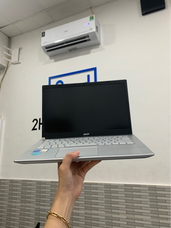 Laptop Acer Aspire 5 - Intel Core i5-1135G7 - RAM 8GB / SSD 256GB - Màu vàng - Pin 80% chu kỳ sạc 192 lần - Ngoại hình: 97% - Màn hình phản quang, ám vàng, hằn sticker - Kèm sạc