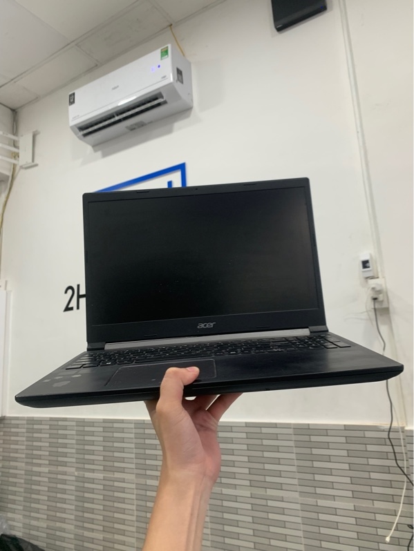 Laptop Acer aspire 7 a715-42g - Ryzen 5 5500u - GTX 1650 4gb - Ram 8gb/256gb - Màu đen - Pin 58% - Ngoại hình: 95% - Bể vỏ mặt A, hở mặt D, màn ám hồng, bản lề yếu - Kèm sạc