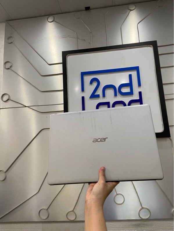 Laptop Acer Aspire A315-23 - Ryzen 3 3250u - 8/256GB SSD - Pin 62% - Màu bạc - Ngoại hình: 96% - Trầy xướt nhiều, màn trầy ám phản quang nhiều điểm - Kèm sạc