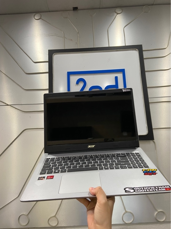 Laptop Acer Aspire A315-23 - Ryzen 3 3250u - 8/256GB SSD - Pin 62% - Màu bạc - Ngoại hình: 96% - Trầy xướt nhiều, màn trầy ám phản quang nhiều điểm - Kèm sạc
