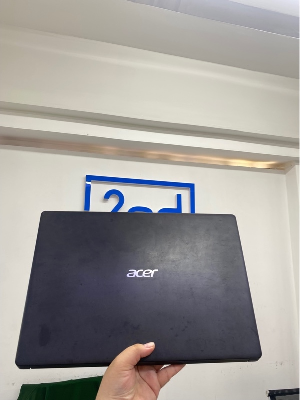 Laptop acer aspire A315-34 - Intel celeron - N4000 - 12/256SSD - Màu đen - Pin 74% - Ngoại hình 97% - Ám nhẹ 2 đóm phản quang - Kèm sạc