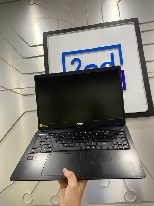 Laptop Acer Aspire A315-42 - Ryzen 3 3200u - 8/256gb ssd - Pin chai - Màu đen - Ngoại hình: 97% - Bung bản lề 2 bên nặng, sáng phản quang nặng viền trên, ám vàng, màn ám phím - Kèm sạc