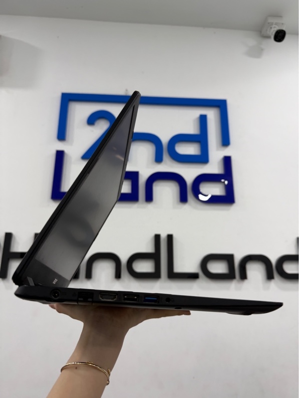 Laptop Acer Aspire A315-56 - i3-1005G1 - 4/SSD 256GB - Màu đen - Pin 72% - Ngoại hình 97% - Màn trầy ám hồng , phản quang nhiều chấm nhỏ , bụi trong màn , trầy xước nhiều , mất 1 bên ốp bản lề - Kèm sạc