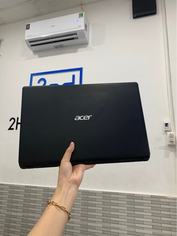 Laptop Acer aspire A315-56 - i3-1005G1 - Ram 8/256gb ssd/500gb HDD(cảnh báo) - Màu đen - Pin 80% - Ngoại hình: 97% -viền phản quang - Kèm sạc